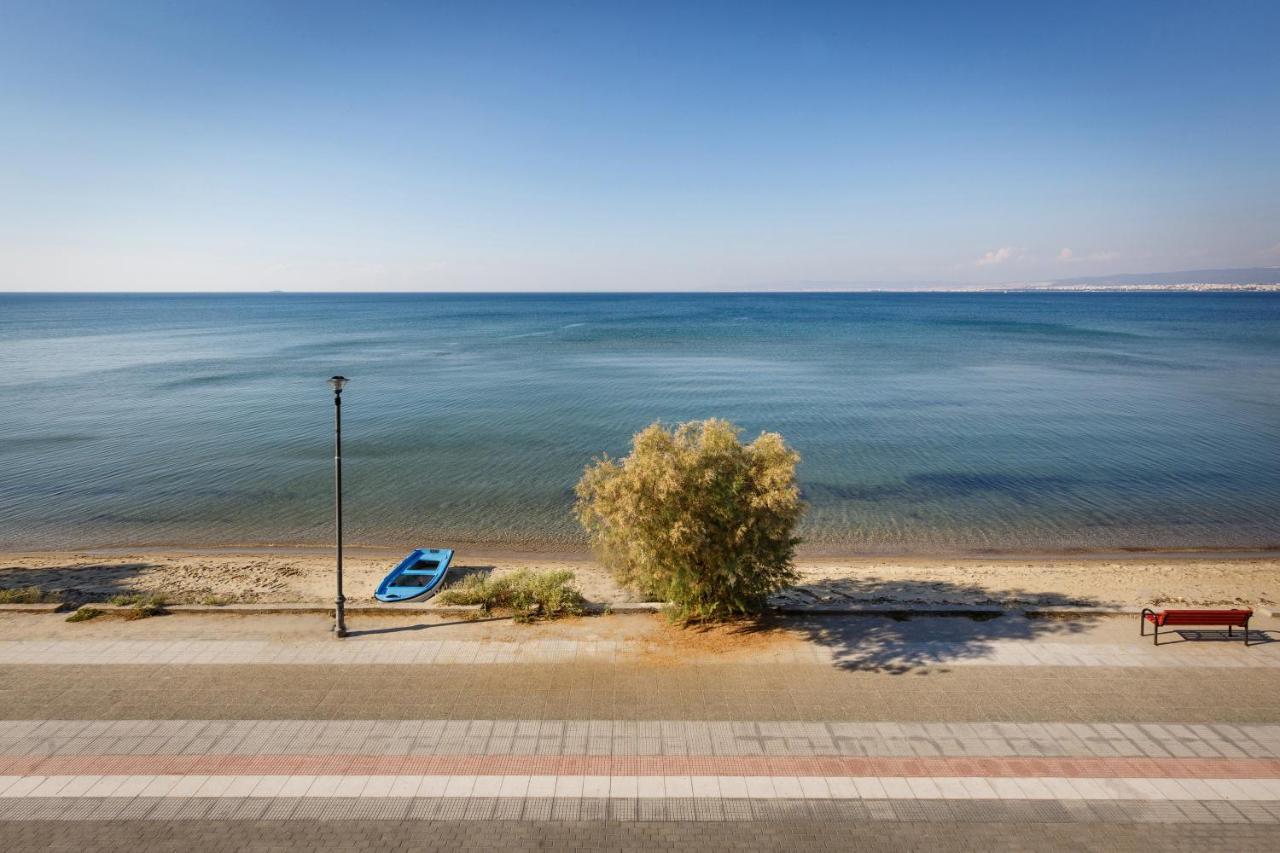 Metaxa Seafront Apartment Peraía Exteriör bild